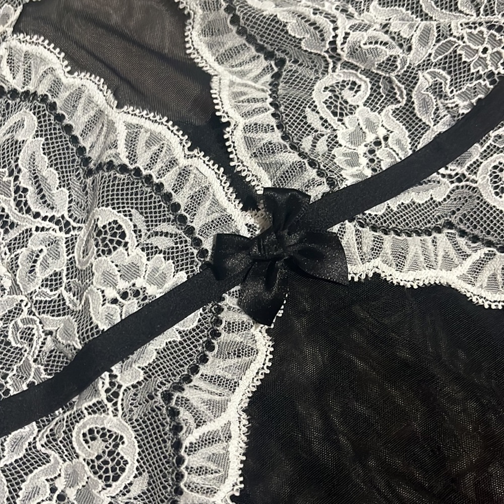 VICTORIA SECRET LINGERIE 36D - Picture 2 of 5